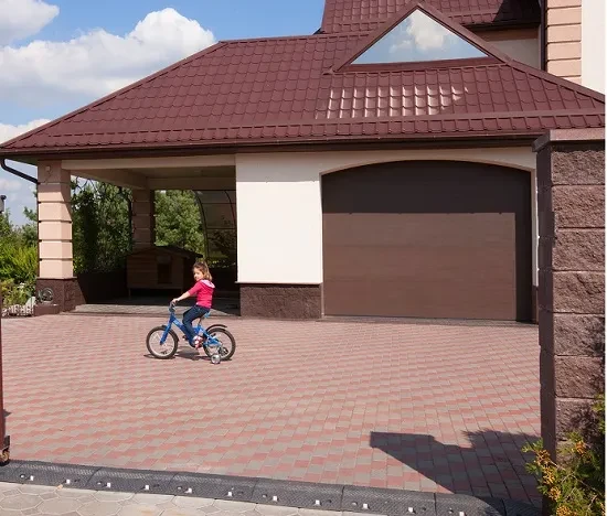 Ворота секционные Alutech Prestige 2750x2500 RAL8028 Woodgrain M гофр Ворота секционные Alutech Prestige 2750x2500 RAL8028 Woodgrain M гофр